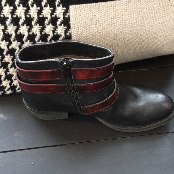 Like new!!Leather Seychelles booties - Picture 4 of 5